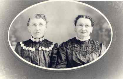 Elizabeth (Schwartz) Yegerlehner and her sister Sevilla Sheneman(Photograph courtesy of Eric Graham)