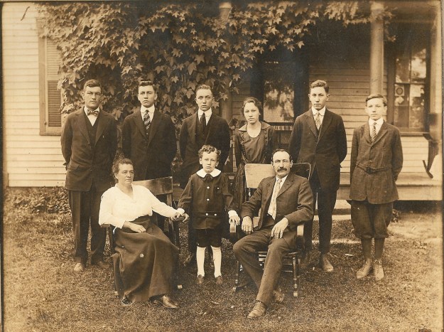 YEG1918 John Henry & family