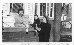 YEG1943-12 Gladys, David, Lucile and Jimmy Ed